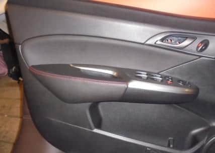 претапициране на автомобилни кори на врати